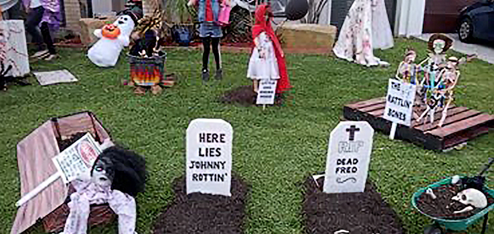Halloween themed decorated front yard of AVJennings home for National Halloween competition